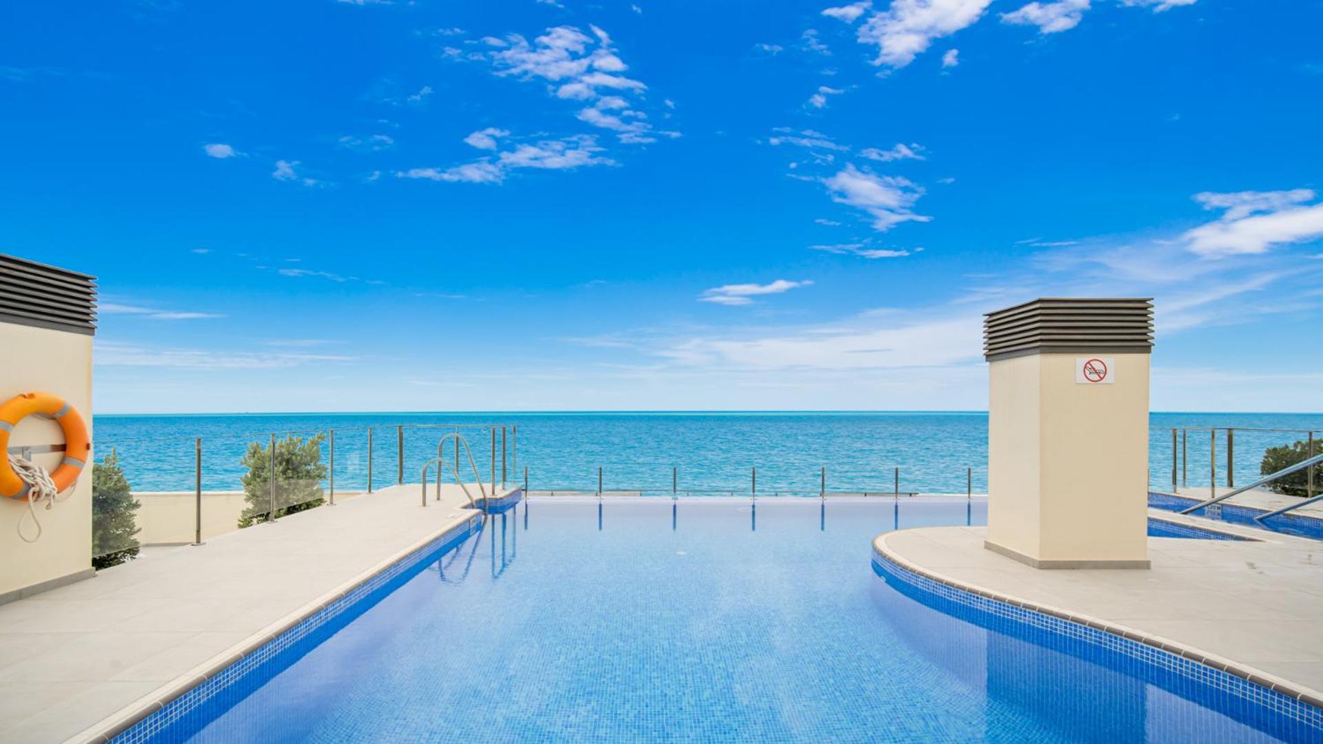 Cosmo Beach With Seaview Between Cancelada And エステポナ エクステリア 写真